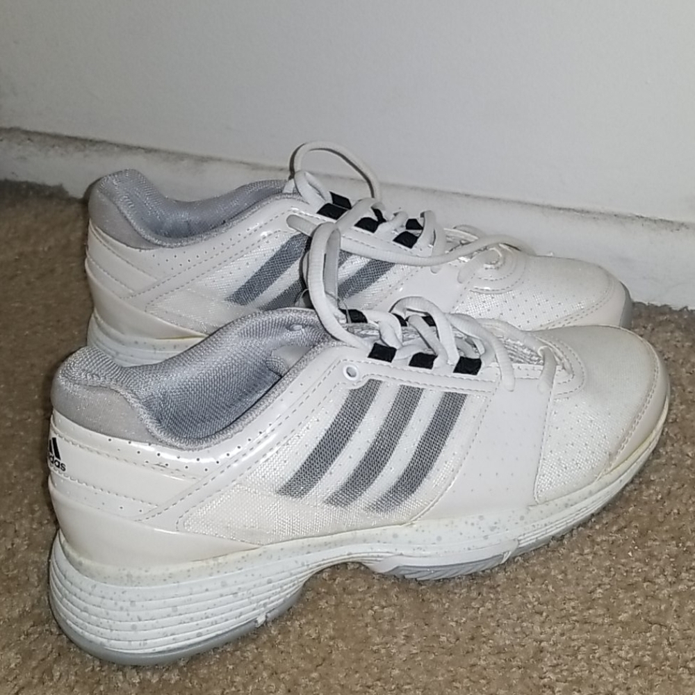 Size 6 Adidas Adiwear 6 Tennis Shoes